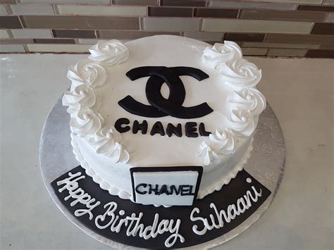 chanel logo cake|chanel cake ideas.